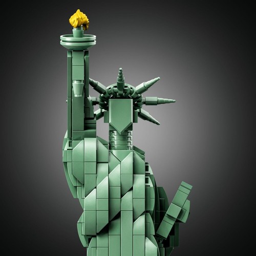 LEGO Statue of Liberty Architecture Collection (21042) Model Building Set Toy - Picture 6 of 8