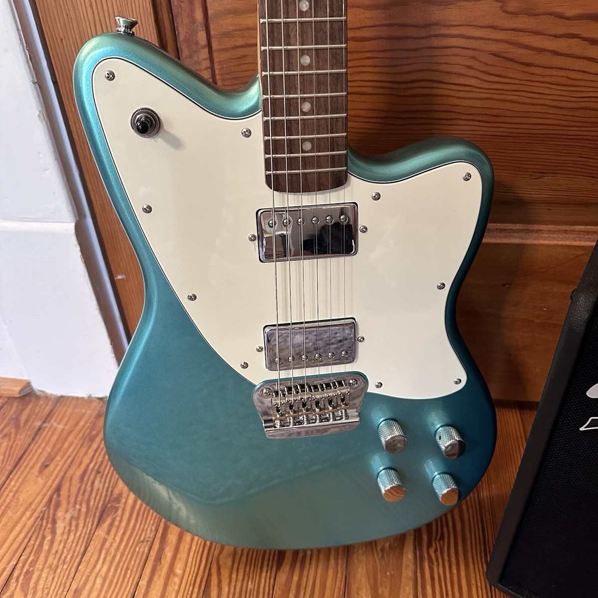 Squier tornado 美品 スクワイヤーby Fender Squier tornado 美品 スクワイヤーby Fender Squier Paranormal