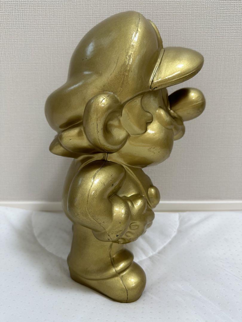 RARE Super Mario Gold Statue Nintendo entertainment Store display