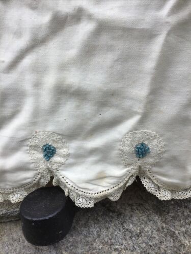 ANTIQUE COTTON PETTICOAT C 1900 SCALLOPED LOOPED LACE & FRENCH KNOT DECORATION - Picture 3 of 13