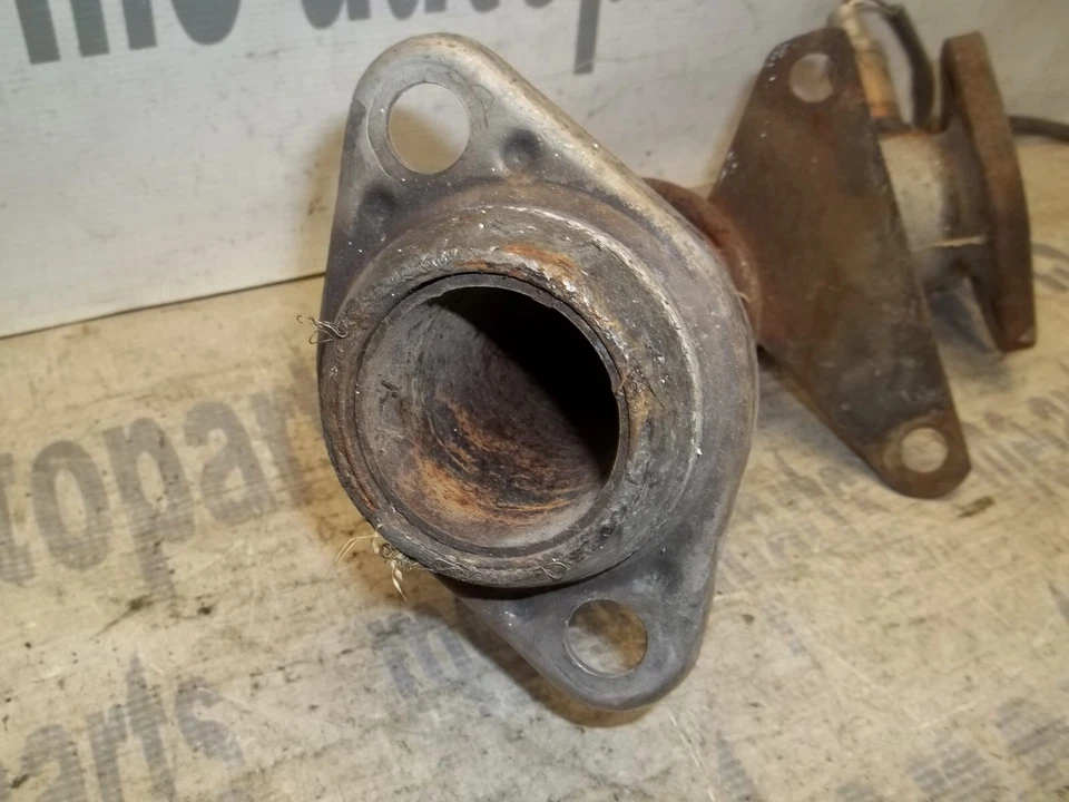 Colector de escape Kia Sephia 1998-2000 tubo en Y con orificio de sensor de oxígeno OEM Foto 4 de 4