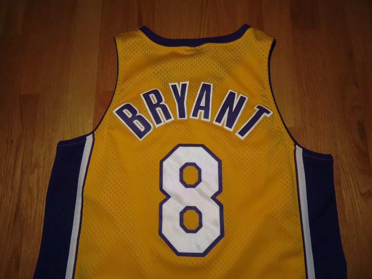 Sports / College Vintage Nike NBA Kobe Bryant #8 Jersey Size Large