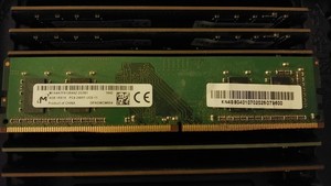 Micron 4GB DDR4 RAM-Modul MTA4ATF51264AZ-2G3B1