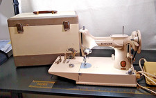 1961 Singer 221J Tan Featherweight Sewing Mac...