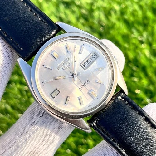 Vintage Seiko 5 Dress Formal Automatic Japan Made Men’s Watch 7009-821J