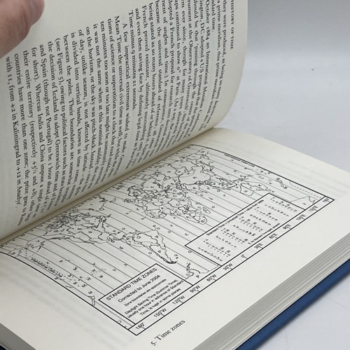 A Short History of Time by Leofranc Holford-Strevens Folio Society - Slipcase - Imagen 7 de 7