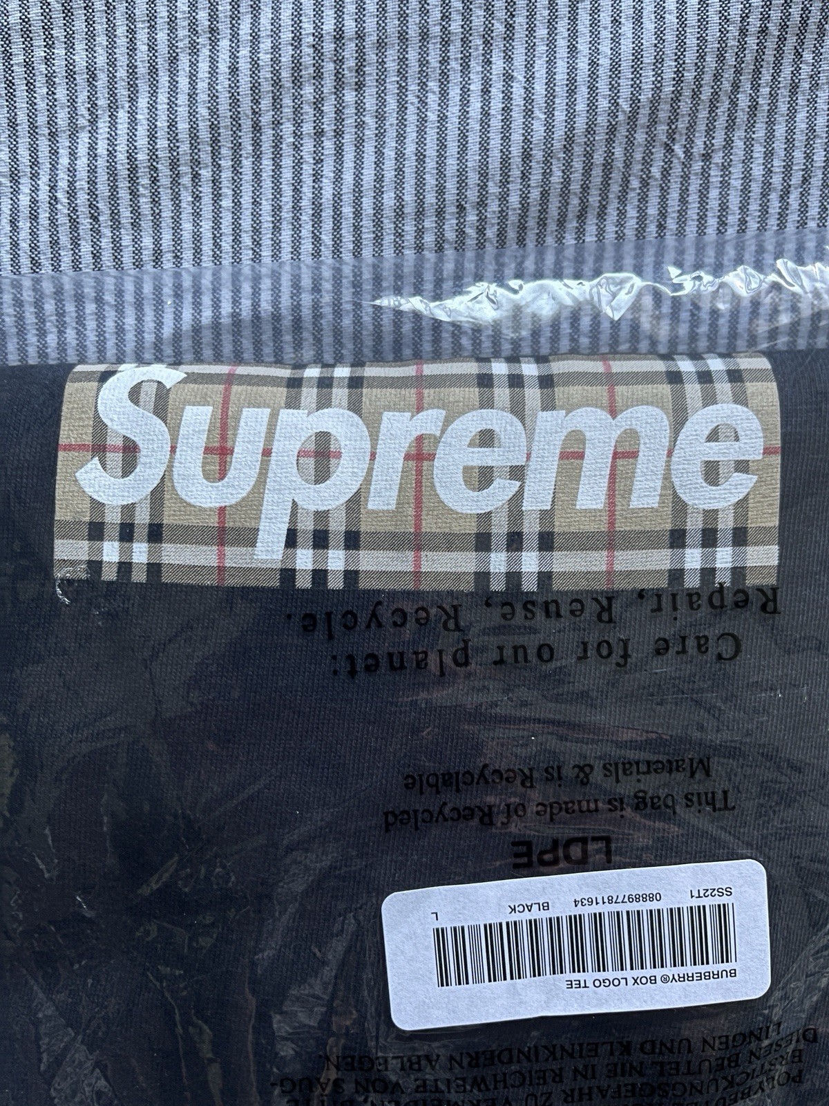 Supreme x Burberry Box Logo Deadstock Black T-Shirt Size Large