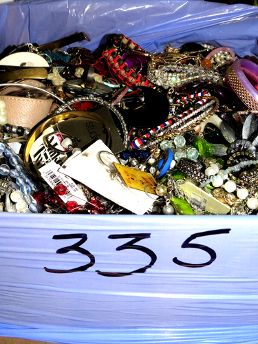 MIXED JEWELRY LOT CRAFT REPAIR REDESING JEWELRY MIXED AGES LOT OF 25 LBS # 335