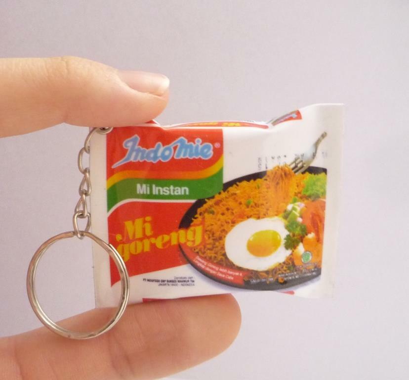 INDOMIE Mi Goreng Fried Pack KEYCHAIN Keyring Novelty Indonesia 3D 2" Wide White