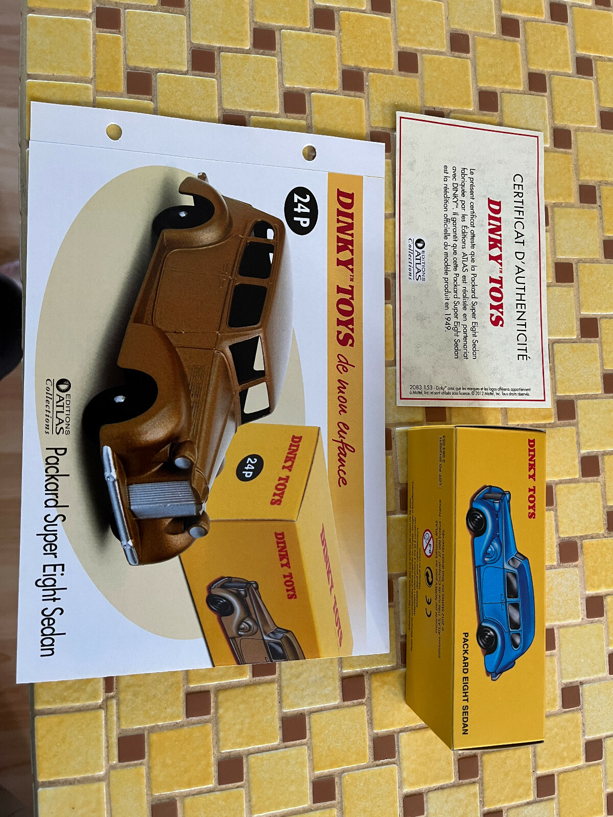 Dinky Toys Atlas Packard Eight 24P, coffret collector neuf en zamak injecté avec certificat