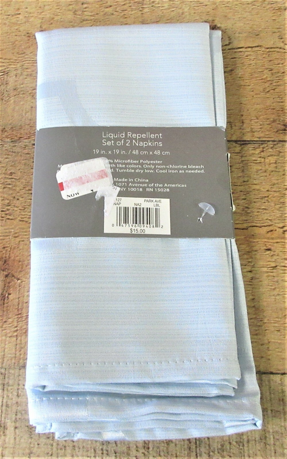 Park Avenue Collection Liquid repellent Set of 2 Napkins 19'' x 19''- Light Blue