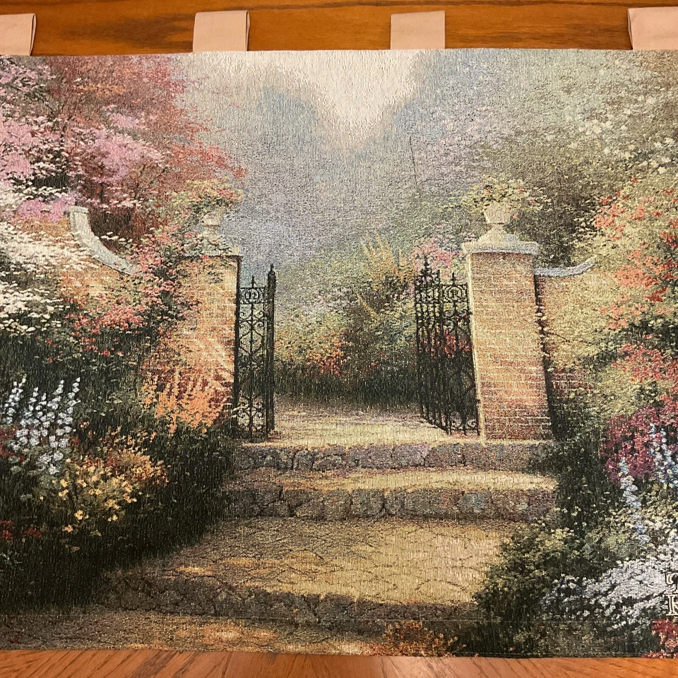 Tapiz Original Thomas Kinkade "JARDÍN VICTORIANO" 36"X26" Colgante de Pared Foto 4 de 4