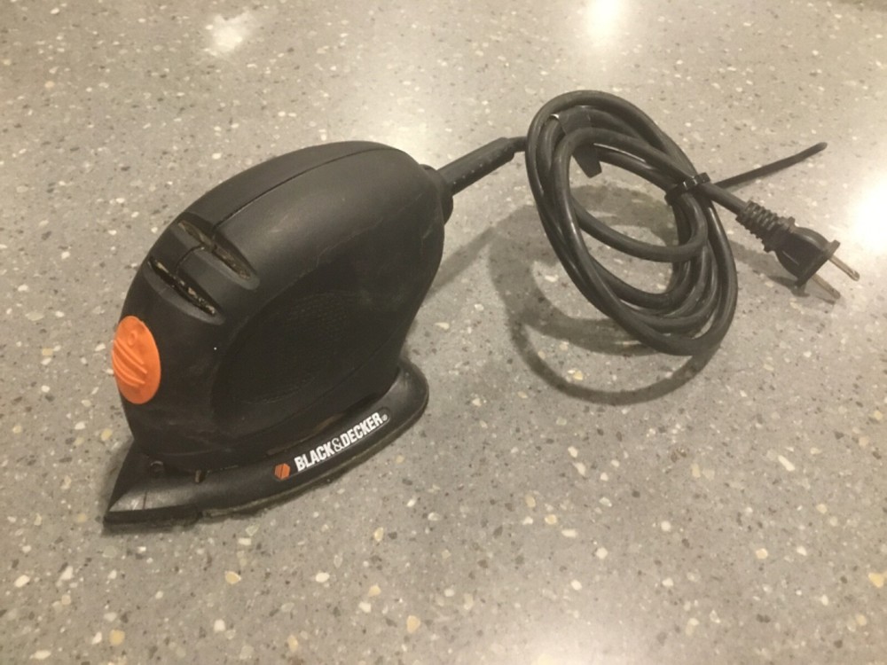 BLACK & DECKER 120V Detail Sander Model 7434 for Precision Sanding