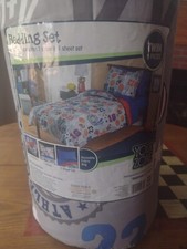 Your zone twin 5 pieces bedding set .1 comforter 1 sham and 1 sheet set new