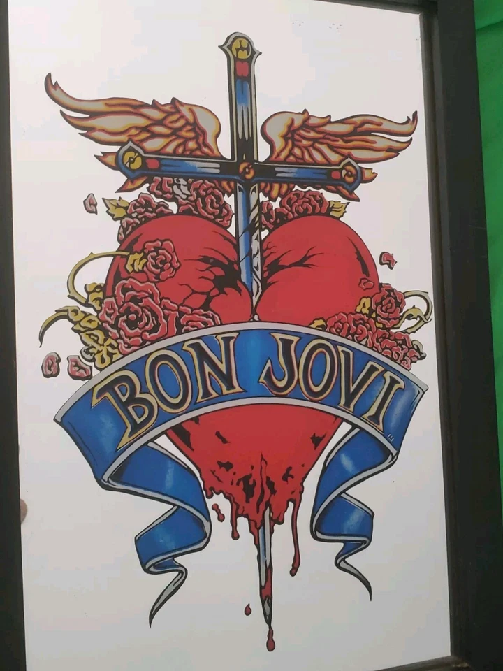 De colección Bon Jovi Carnaval Bar Hombre Cueva Espejo Marco Madera 13x19 Corazón Daga Foto 2 de 4