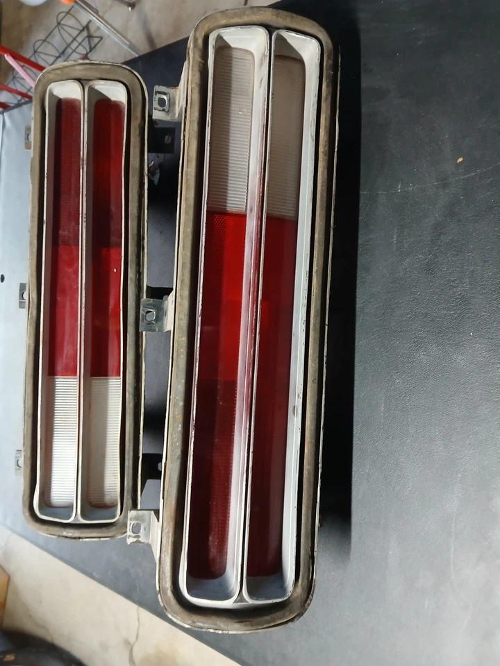 Plymouth Valiant Duster 340 1972 luces traseras carrocería A 318 cilindros Mopar Foto 3 de 4