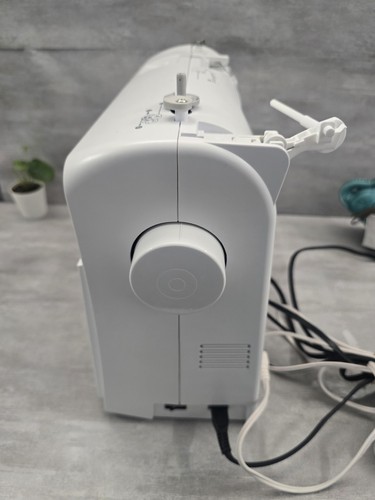 brother sewing machine Hc1850 - Picture 4 of 16