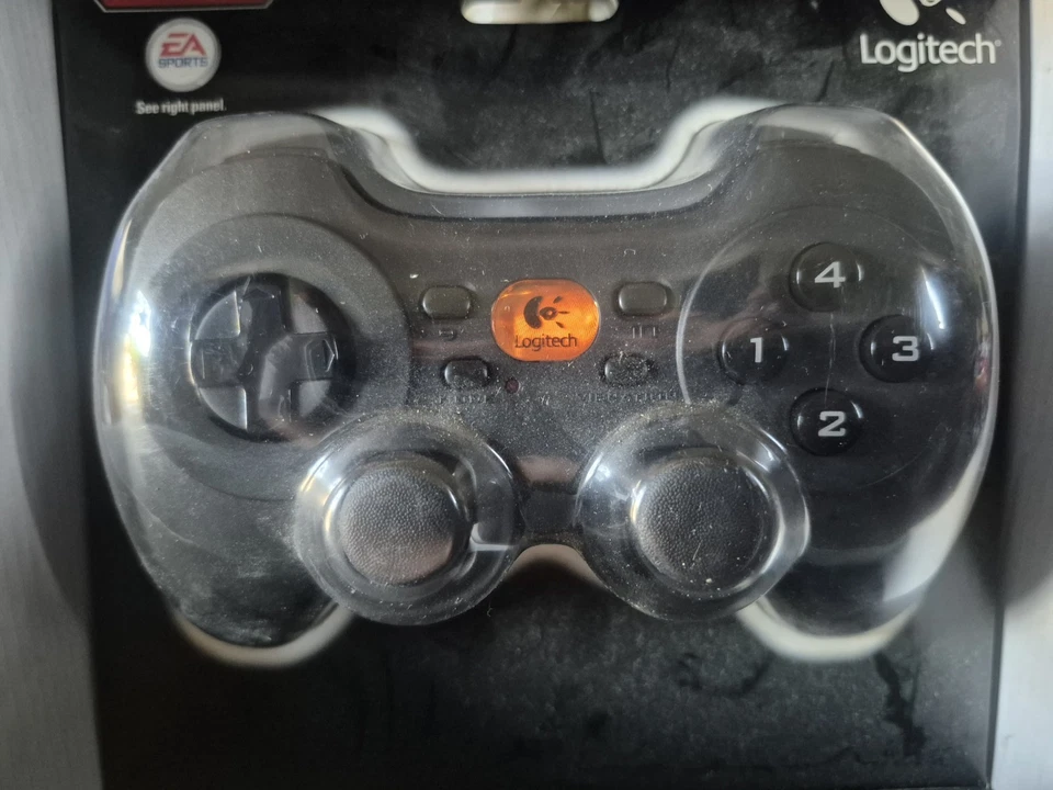 BRAND NEW SEALED Logitech Cordless Rumblepad 2 Vibration Gamepad Controller PC - Image 2 of 4