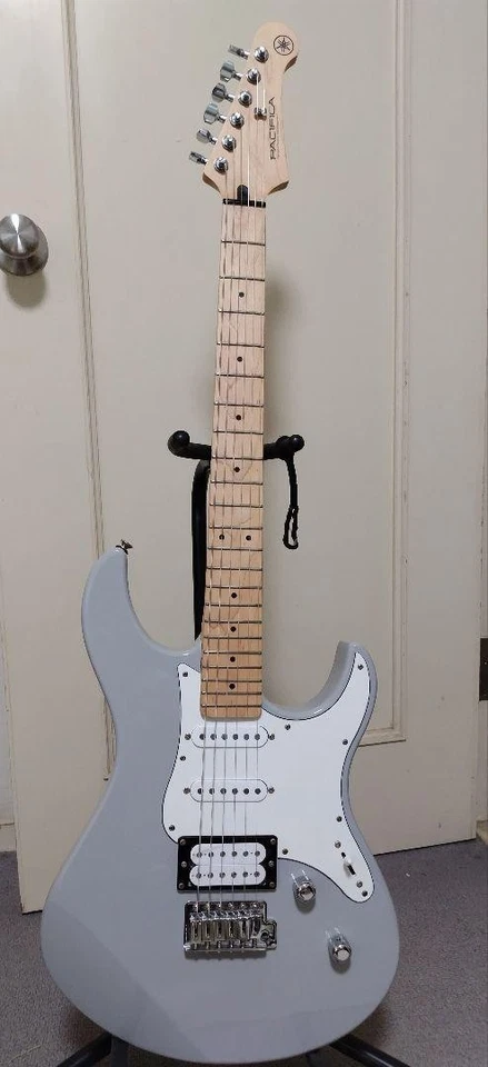 Guitarra Eléctrica Yamaha Pacifica 112VM con Sintonizadores GotohH Gris Estilo ST Foto 2 de 4