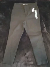 Old Navy NWT Womens 10 BLACK High Rise Pixie Never Fade Stretchy Pants SKU 292