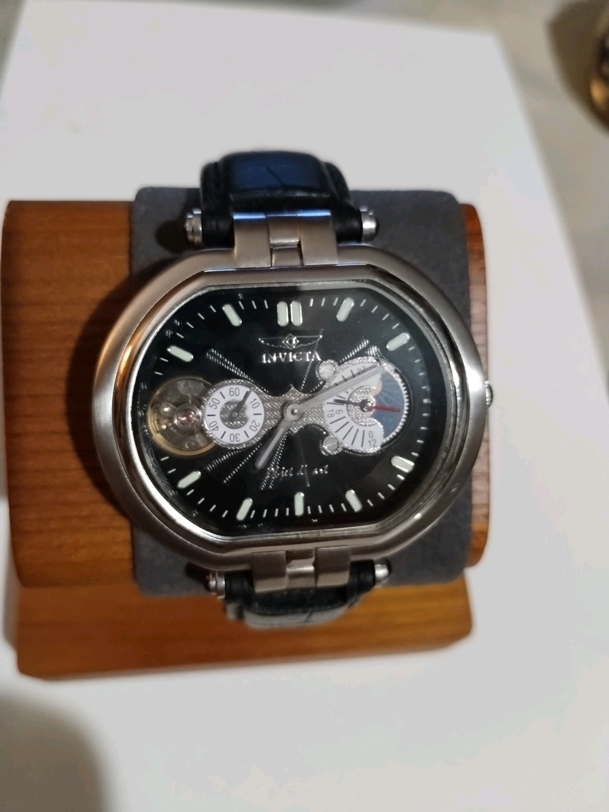 Picture 1 of 6