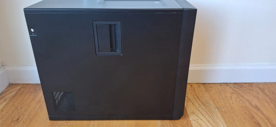 Servidor Dell PowerEdge T20 XEON E3-1225 v3 3,2 GHz 32 GB RAM 500 GB SSD (3) 1G NIC Foto 3 de 4