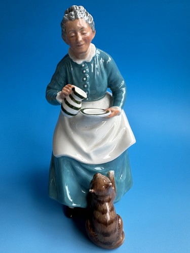 Royal Doulton Figurine "Favourite "HN2249 - Picture 13 of 24