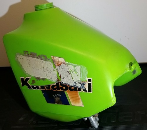 1982 1983 Kawasaki KX125 KX 125 Fuel Gas Tank 51001-5177-6W 82 83 Petrol Mx - Picture 9 of 24