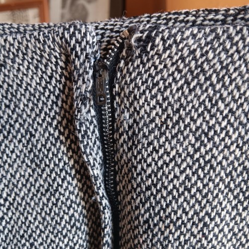 Vintage Women's Skirt 26W 1960's Wool Mod Tweed Pocketed Steel Zip Mini - Picture 3 of 5