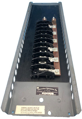 Cutler Hammer Load Center Issue # 7567 24 Space For CC2200 200 Amp Breaker *READ