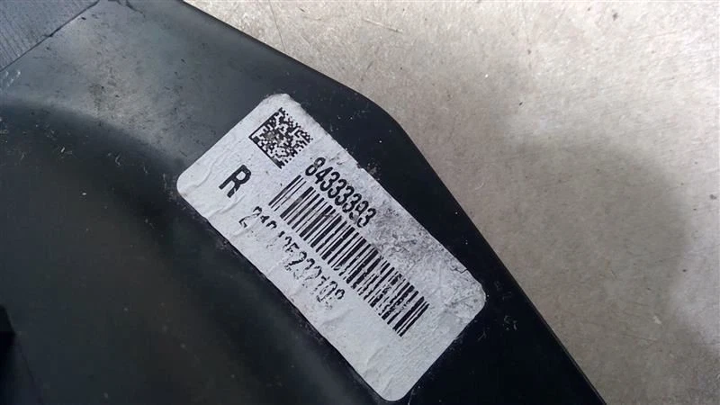 Chevrolet Traverse 2018-2021 derecho pilar B moldura inferior central OEM 84333393 Foto 3 de 4