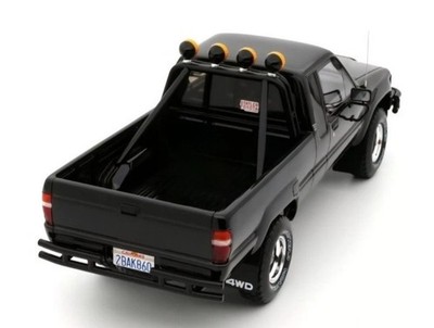 Toyota Hilux SR-5 4WD Glossy Black 1985 Back to the Future 1:18