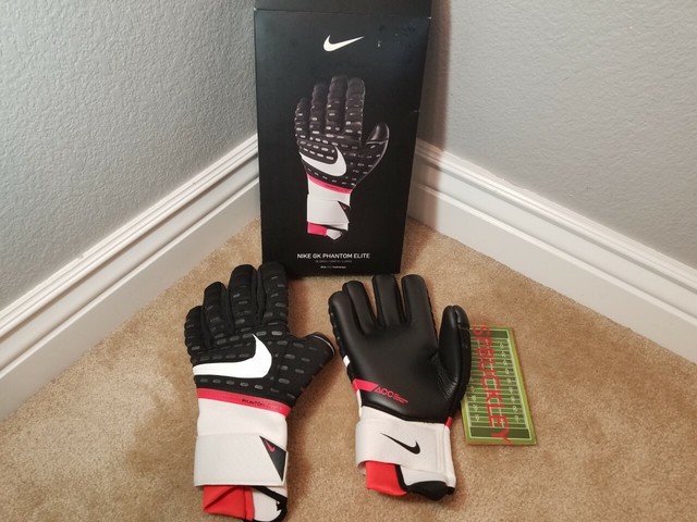 nike elite goalkeeper gloves