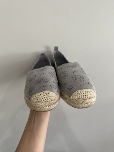 Crown Vintage Sz 9 M espadrilles Shoes Slip On Gray Blue suede Leather Flats - Picture 2 of 9