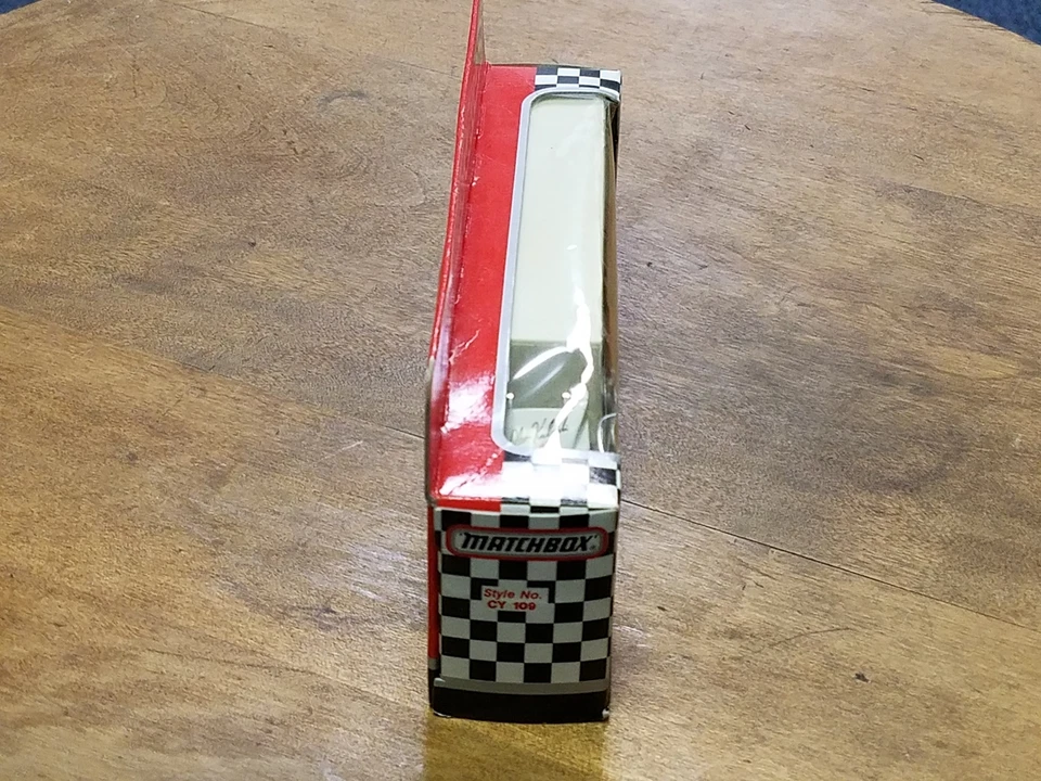 1992 Matchbox White Rose Transporters Super Star 1:87 #7 Alan Kulwicki Hooters - Изображение 2 из 4