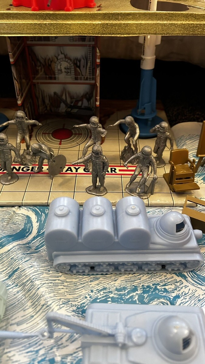 RARE Vintage Original Marx Moon Base Playset 4654 w RARE Vintage Original Marx Moon Base Playset 4654 w