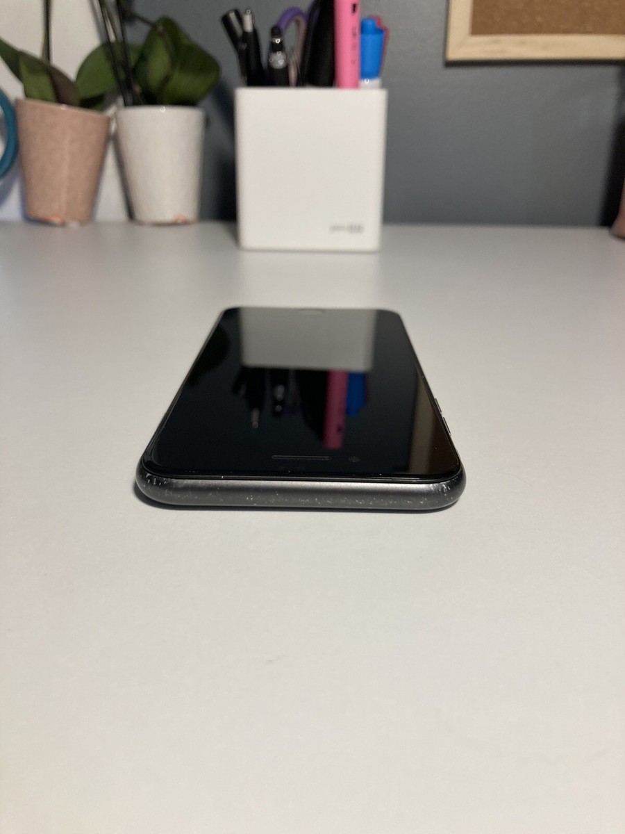 Apple iPhone 8 64GB Unlocked Smartphone - Space Gray (A1863