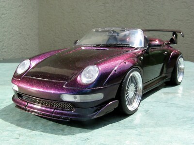 Porsche 911/993 GT2 Speedster lila FF + Vitrine - 1:18 - UT-Models