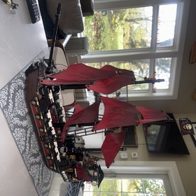 LEGO Pirates of the Caribbean Queen Anne's Revenge (4195) Used 95% w minifigs 