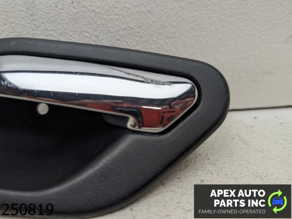 OEM 2002-2003 BMW 530i 3.0L Door handle, interior. Driver - Image 4 of 4