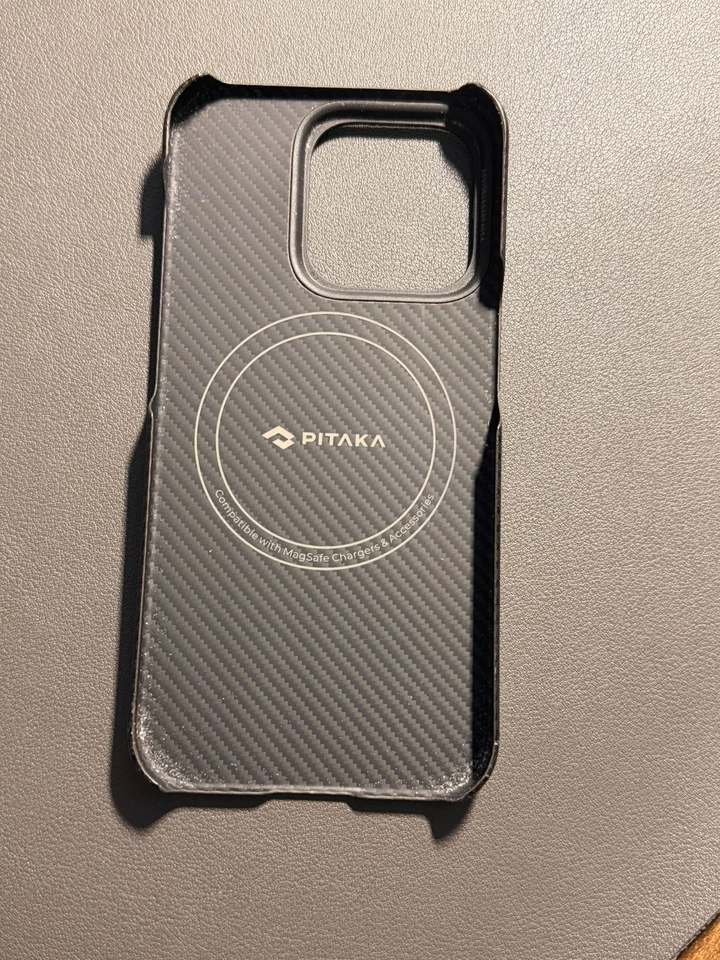 iPhone 15 pro Pitaka  Carbon Fiber case - Used - Image 2 of 3