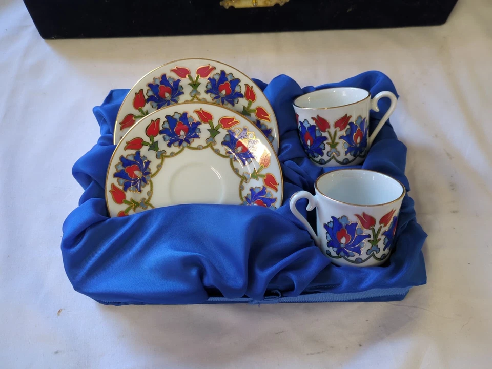 Boxed Beautiful Turkish Kutahya Porcelain Tea Set 2007 With Certificate - Image 2 of 4