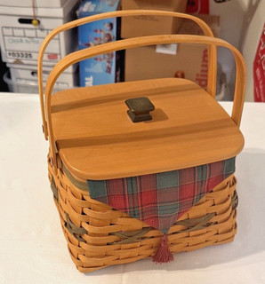 Longaberger Century Celebration 2000 Deck the Halls Basket lid liner 2 trays