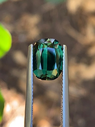 Green Sapphire Gemstone Cushion Shape Gemstone For Jewelry Making AAA+Quality - 第 1/2 張圖片