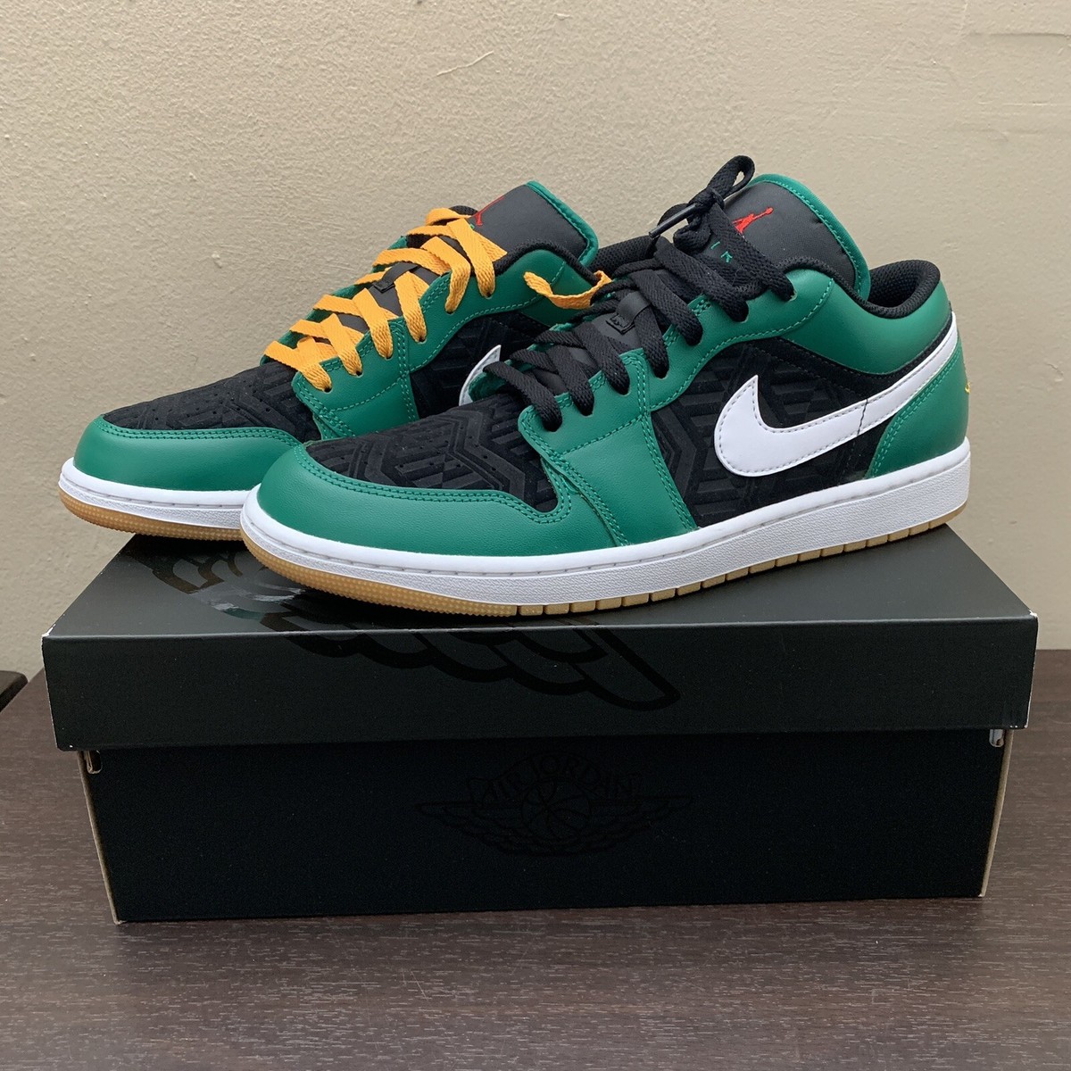 Nike Air Jordan 1 Low Holiday Special Malachite Green Mens Size 11
