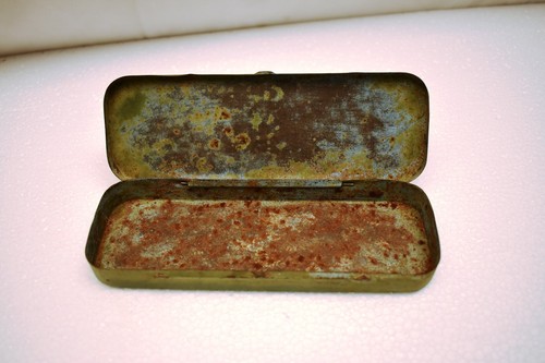 Scatola di latta pubblicitaria occhiali imperatore vintage India custodia usura occhi rara - Foto 4 di 6
