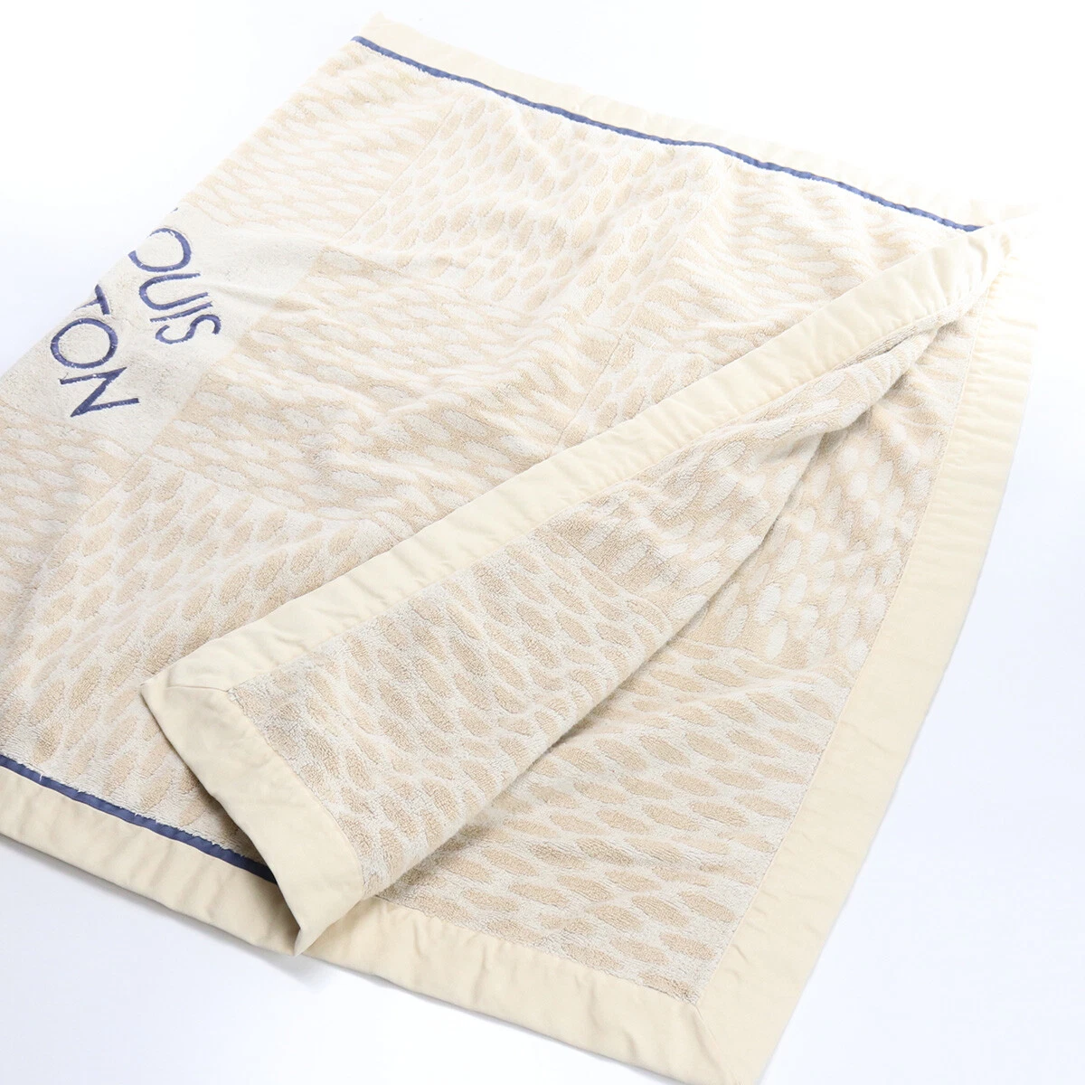 Fashion products Louis Vuitton Beach Towel Bath Towel Damier White