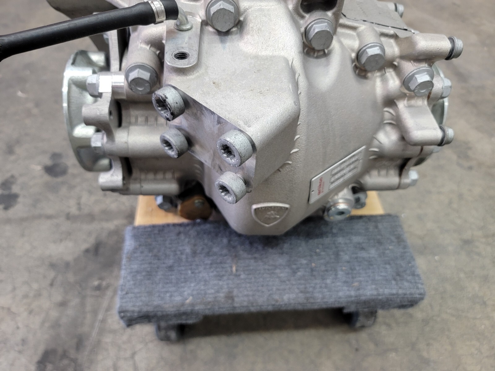 LAMBORGHINI AVENTADOR LP700 LP740 LP750 LP770 REAR DIFFERENTIAL OEM 0B9500043C