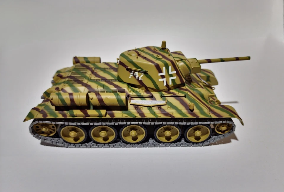 Rare Minichamps T34/76 "Captured" • Russia 1943 | 1:35 Scale model - Image 3 of 4