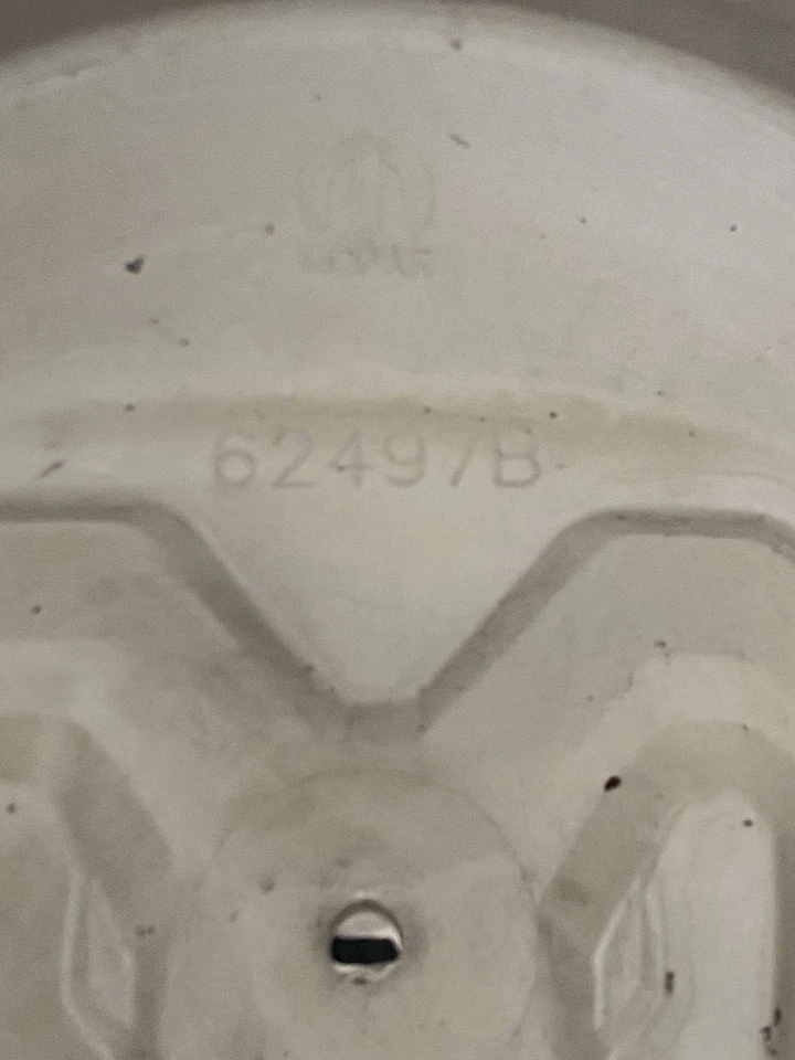 Колпаки колес Dodge RAM 8 Lug 6UV29TRMAB - Изображение 3 из 4